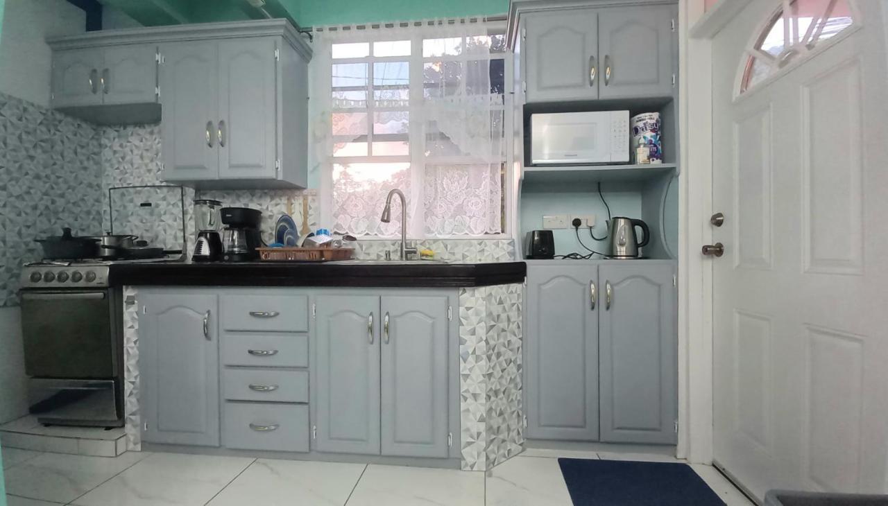شقة Cozy Vacation Retreat With Free Parking روسو المظهر الخارجي الصورة